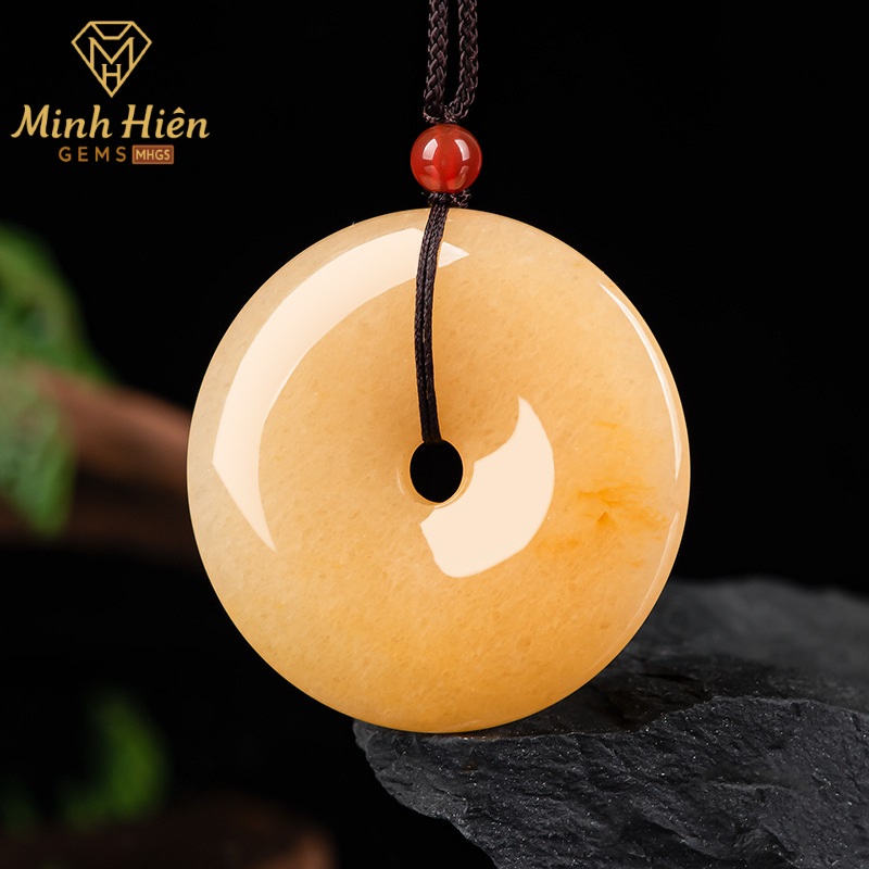 Vòng cổ Khấu Bình An Đá Quartzite Jade vàng nhạt tự nhiên 50mm